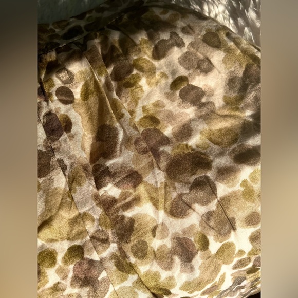 Ann Taylor LOFT / Mid Thigh Skirt w Slip / Runs Large - Picture 7 of 8